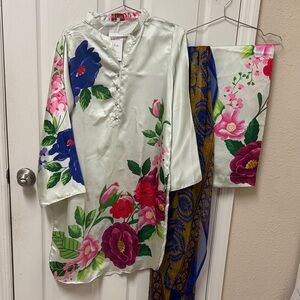 NWT Pakistani Indian Floral Satin Kurta with Dupatta